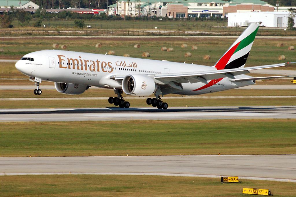 Emirates_Boeing_777-200LR